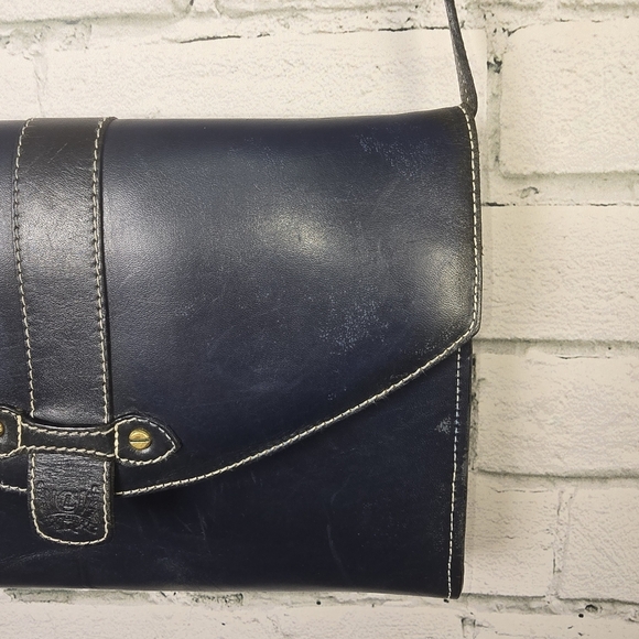 Liz Claiborne Navy Crossbody Bag - Picture 3 of 10